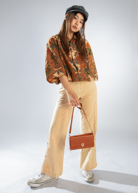 Woman wearing chic fashion